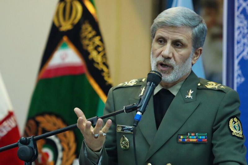 تاکید فرمانده کل ارتش بر گرفتن انتقام خون شهیدان لاریجانی و سلیمانی