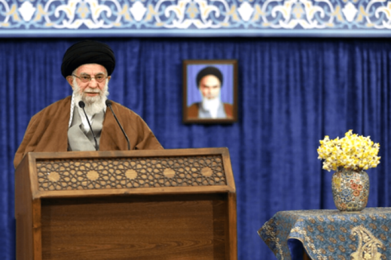 تا چشم کار می‌کند جای شما خالیست!