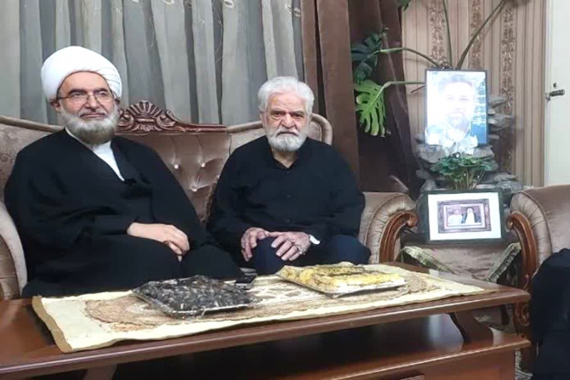 هرشب، با عکس شهید و پرچم ایران در میادین و تجمعات هستیم