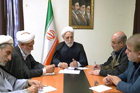 لزوم برخورد قاطعانه با عناصری که با دشمن همکاری کردند
