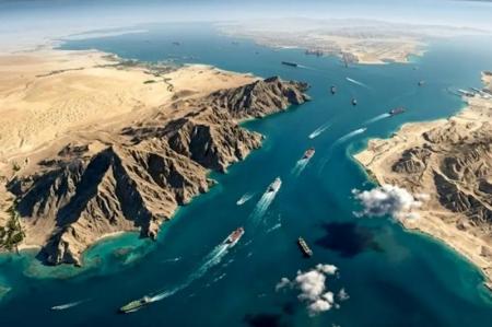 اسپوتنیک: درآمد تنگه هرمز تاب‌آوری اقتصادی ایران را بالا می‌برد