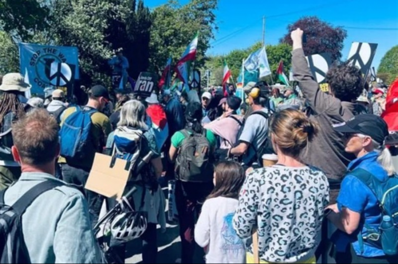  اعتراض‌ها انگلیسی ها به استفاده از پایگاه فیرفورد در جنگ