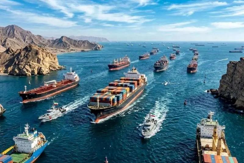 آمار تردد کشتی‌ها در تنگه هرمز طی ۲۴ ساعت اخیر