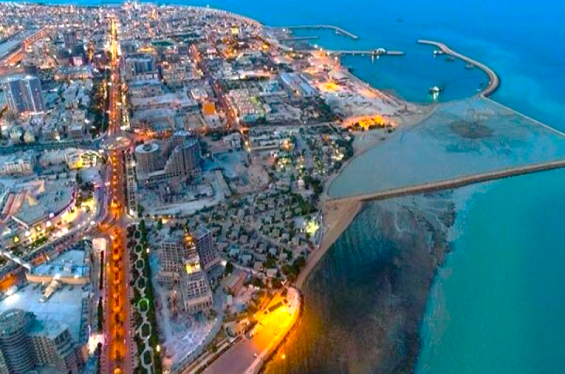 یک ریز پرنده در آسمان قشم ساقط شد