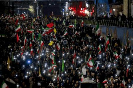 کاربران خارجی: تهدیدات ترامپ ایرانی‌ها را متحدتر می‌کند