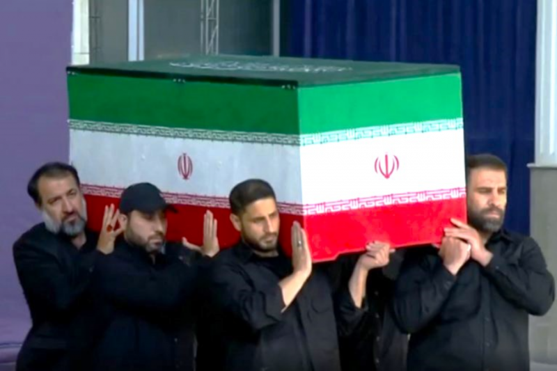 انتقال پیکرهای مطهر از مصلی امام خمینی(ره) + فیلم 
