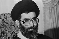 خاطرات منتشرنشده رهبر شهید از علاقه به موسیقی و حضور در کلاس زبان
