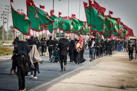 زائران اربعین دینار مورد نیاز را از صرافی‌ها یا افراد مطمئن خریداری کنند