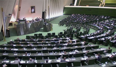 مجلس به وزارت ارتباطات برای سرمایه گذاری در پروژه های فیبر نوری مجوز داد