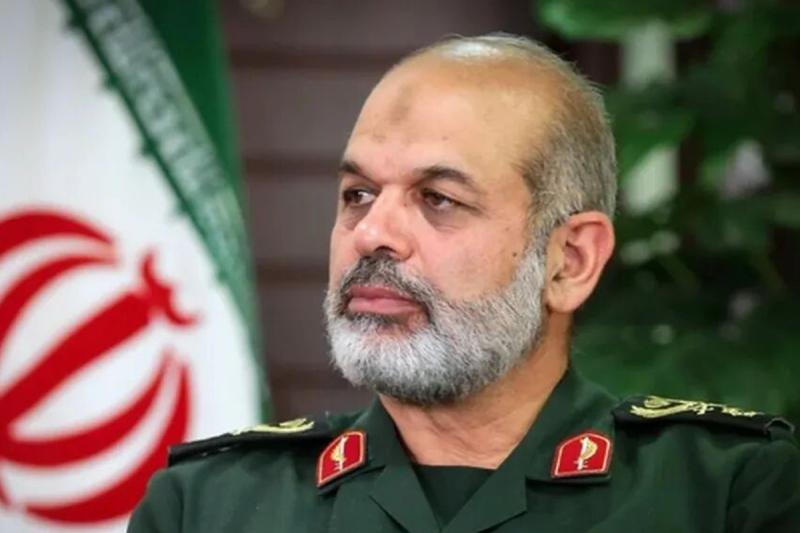 رزمندگان اسلام مسلح‌ترین ارتش جهان را به زانو در آوردند
