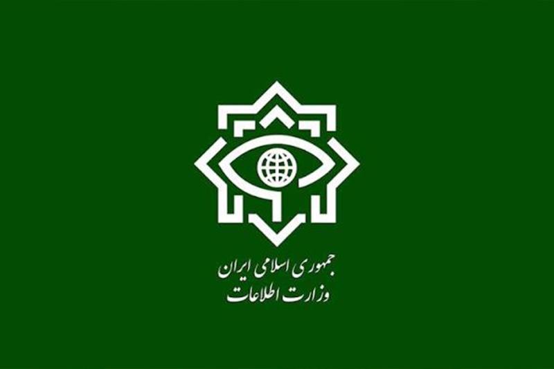 دولت فرانسه پاسخگوی مداخلات دیپلمات‌هایش باشد