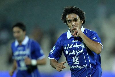 بائو سرخ‌پوش شد