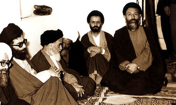  نشستن در جلسه‌ای که به آقای بهشتی توهین می‌شود، حرام است 