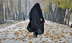 ماجرای کشیدن چادر از سر دختر آمر به معروف در ماه رمضان