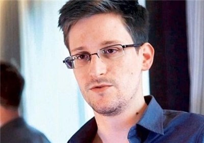 اسنودن برای ترک فرودگاه مسکو آماده می‌شود