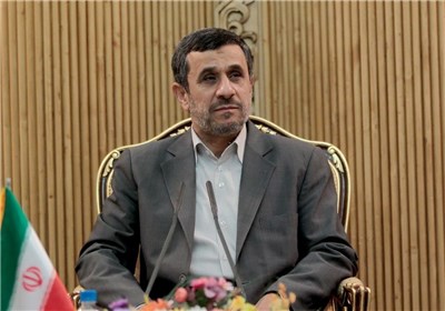 دومین دیدار خارجی احمدی‌نژاد یک روز پس از خداحافظی از ریاست‌جمهوری