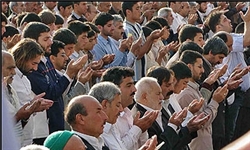 پخش مراسم نماز عید فطر از تلویزیون‌های شهری / آذین بندی ویژه در میدان‌های بزرگ شهر