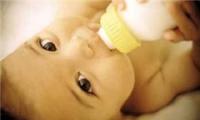 توزیع ۳ میلیون قوطی شیرخشک یارانه‌ای برای کودکان محروم از شیر مادر/هر نوع تبلیغ شیر خشک ممنوع