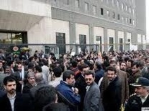 تجمع جمعی از معلمان مقابل مجلس 