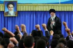 Supreme Leader receives participants in Elites Conference 
