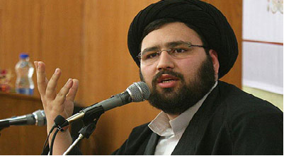 حتی کسانی که افکار امام خمینی(ره) را قبول ندارند منکر عظمت ایشان نیستند