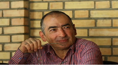 رابطه با آمریکا هیچ تأثیری بر بهبود وضع اقتصادی کشور ندارد