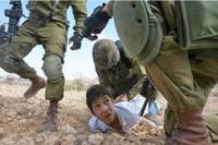 آزار و اذیت کودکان توسط سربازان اسرائیلی+فیلم