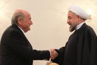 مصافحه رئیس جمهور ایران با سپ بلاتر+عکس