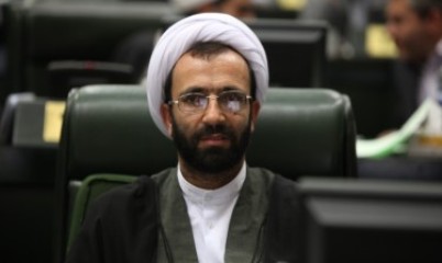 حذف شعارمرگ بر آمریکا معنایی جز کشیدن صندلی از زیر پای مذاکره‌کنندگان ندارد!