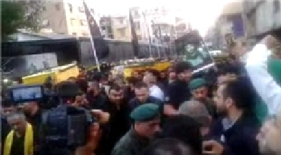  پیکر «حاج رضا» و محافظان سفارت با شکوه فراوان در بیروت تشییع شد+فیلم
