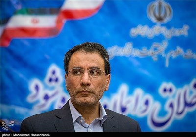 فرجی دانا موفقیت تیم مذاکره کننده هستهای را تبریک گفت