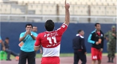 راه هموار آبیها برای رسیدن به صدر/تراکتورسازی با شکست پرسپولیس صدرنشین موقت لیگ شد