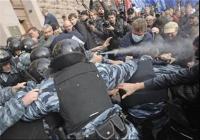 زخمی شدن ۱۰۰ پلیس اوکراینی در تظاهرات امروز معترضان