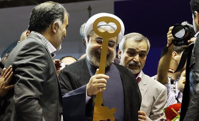 شانس آوردیم آقای رئیس جمهور «حقوقدان» است