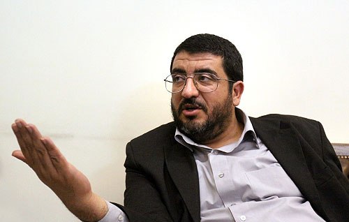 مشروط شدن حق غنی سازی ایران به موافقت غربی ها از نکات منفی توافق ژنو/ ضرورت هوشیاری نسبت به ترفندهای غرب درمذاکرات آینده
