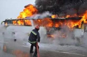 آتش سوزی اتوبوس اسکانیا با ۲۷ سرنشین