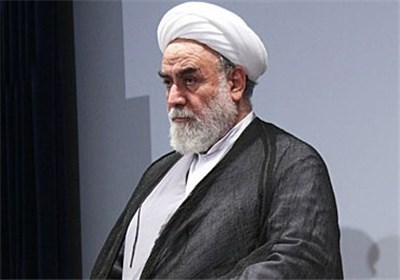  نماینده رهبری از آیت‌الله راستی کاشانی عیادت کرد