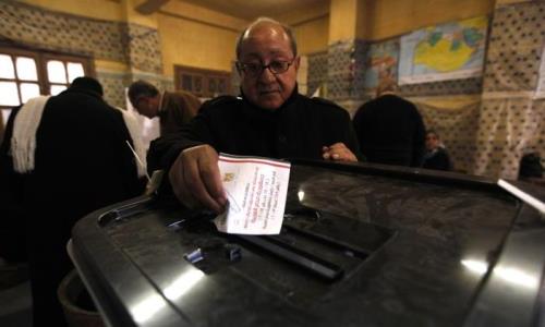 همه پرسی قانون اساسی مصر در میان کشاکش های سیاسی