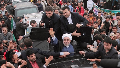 حاشیه هایی از اولین سفر استانی دولت یازدهم/حرف ها و رفتارهای ضد و نقیض