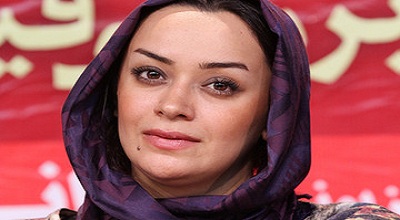 زیور خانم آوای باران در بارگاه ملکوتی امام خوبان+عکس
