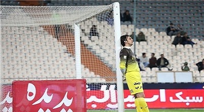 شعار ملوانی‌ها علیه رحمتی و واکنش زشت دروازه‌بان استقلال