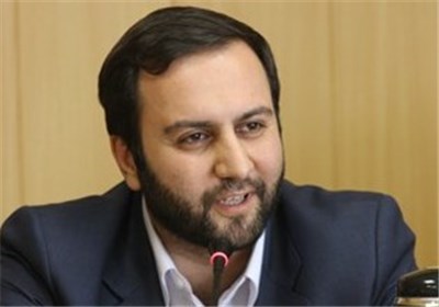 خودباختگی نسبت به غرب معضل تازه به قدرت رسیده/آمریکا چهره خشنی را نشان می دهد اما برخی به دروغ چهره ای بزک کرده را ترسیم می کنند