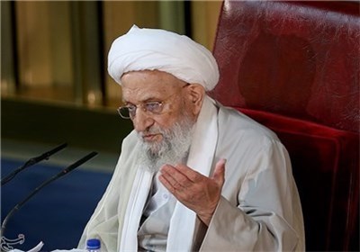 وابستگی به خارج دشمن را به تاثیرگذاری سیاست‌های نادرستش امیدوار می‌کند/مسئولان اجرایی به رجزخوانی اکتفا نکنند