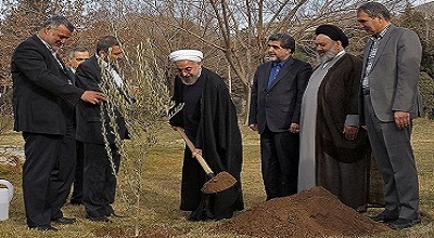 رییس جمهور یک اصله نهال در ولنجک غرس کرد/ تاکید روحانی بر حفظ محیط زیست