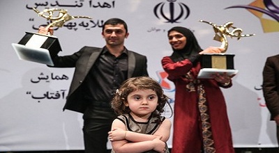  شیطنت‌های دختر ظریف+عکس