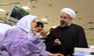 عیادت رییس جمهوری از پدران و مادران شهدا در بیمارستان خاتم الانبیاء(ص)