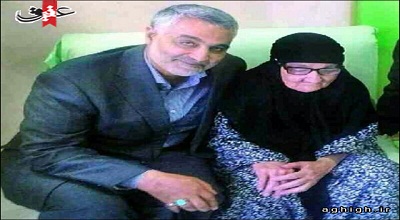  حاج قاسم سلیمانی در کنار مادرش+عکس