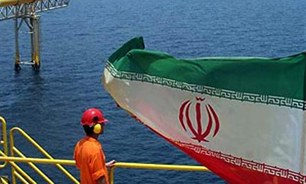 صادرات نفت ایران در ماه آوریل برای دومین ماه متوالی کاهش یافت 