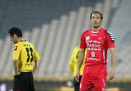 دختر مدافع پرسپولیس در بیمارستان+عکس
