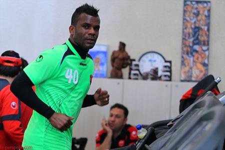 مذاکره پرسپولیس با گلر محبوبش